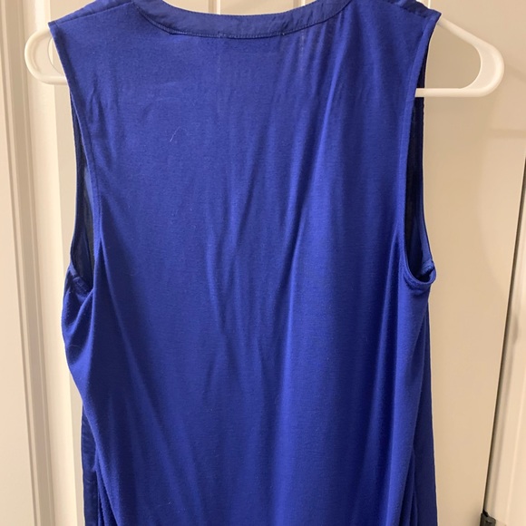 The Limited Sleeveless V-Neck Top - Picture 2 of 3